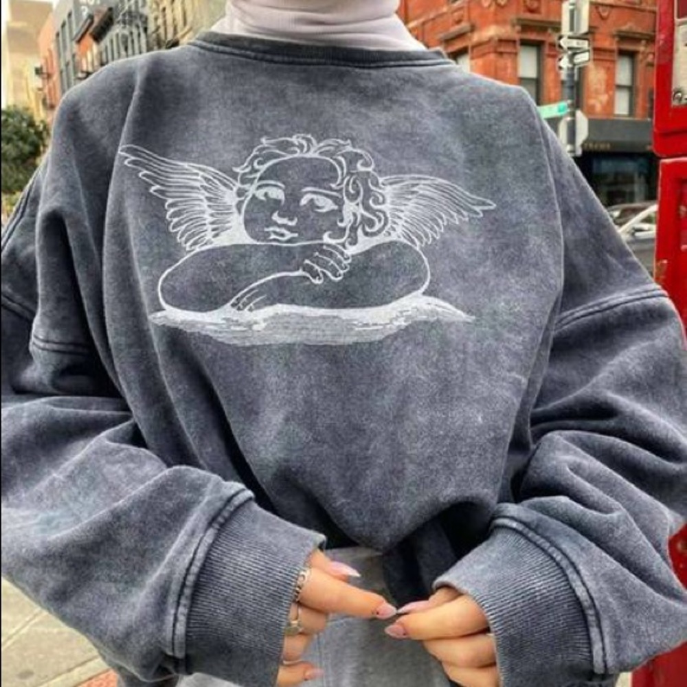 Glo Sweatshirt in Stone Wash Angelo by Motel